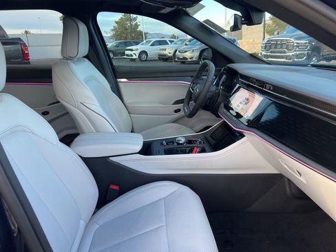 Used 2025 Jeep Wagoneer S Limited image 24