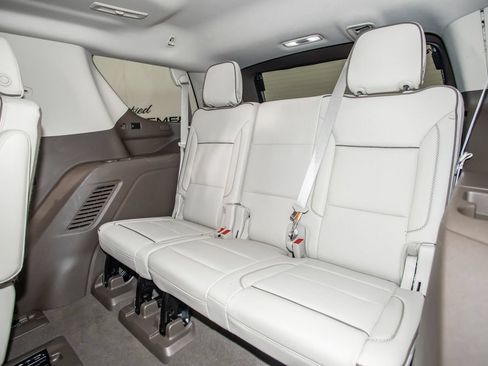 Used 2022 GMC Yukon Denali w/ Denali Premium Package AWD/4WD image 16