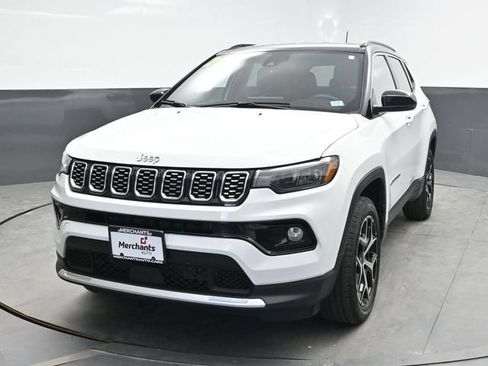 Used 2025 Jeep Compass Limited AWD/4WD image 3