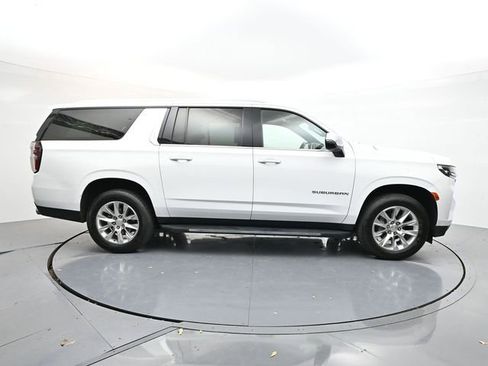 Used 2023 Chevrolet Suburban Premier image 5