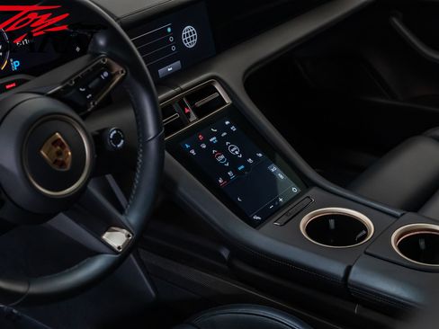 Used 2021 Porsche Taycan Turbo S image 20