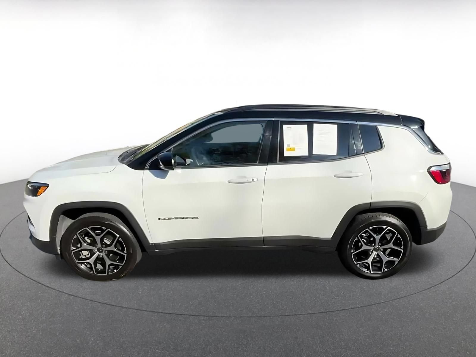 Used 2025 Jeep Compass Limited AWD/4WD image 8
