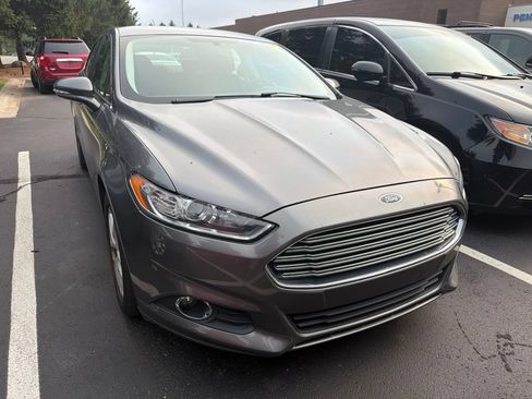 Used 2013 Ford Fusion SE FWD image 5