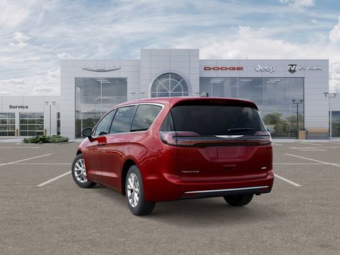 New 2026 Chrysler Pacifica Select image 3