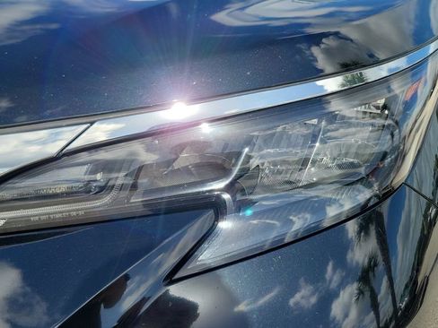 Certified 2024 Toyota Sienna XLE FWD image 25