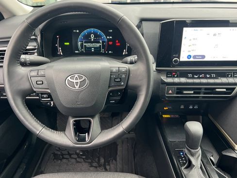 Certified 2025 Toyota Camry LE w/ Convenience Package image 11