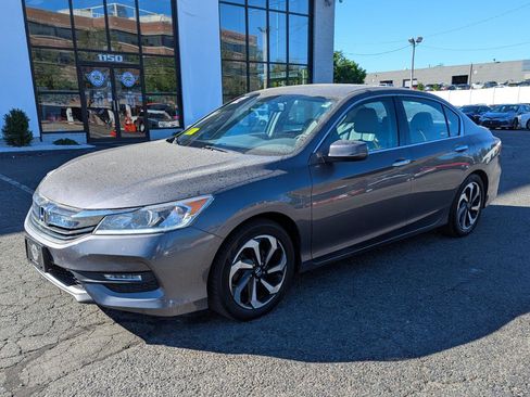 Used 2017 Honda Accord EX-L image 2