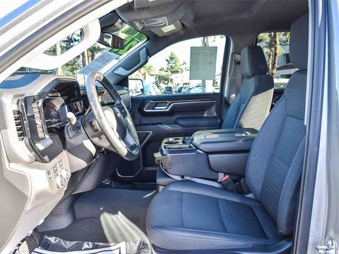 Used 2025 Chevrolet Silverado 1500 LT image 18