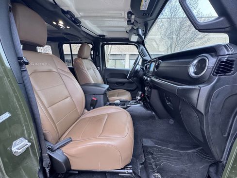 Used 2021 Jeep Wrangler Unlimited Sahara w/ Uconnect 4C Nav & Sound Group image 19