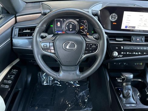 Certified 2023 Lexus ES 300h w/ Premium Package FWD image 28