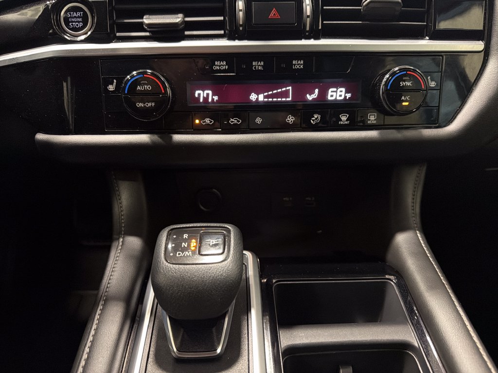 Used 2022 Nissan Pathfinder SV w/ SV Black Package FWD image 7