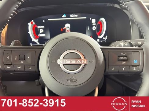 New 2025 Nissan Pathfinder Platinum image 16