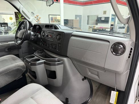 Used 2014 Ford E-350 and Econoline 350 XLT RWD image 15