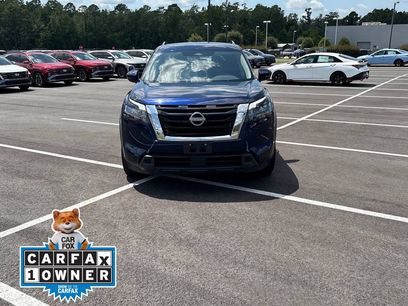 Used 2025 Nissan Pathfinder SV
