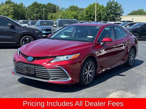 Used 2022 Toyota Camry XLE FWD image 7