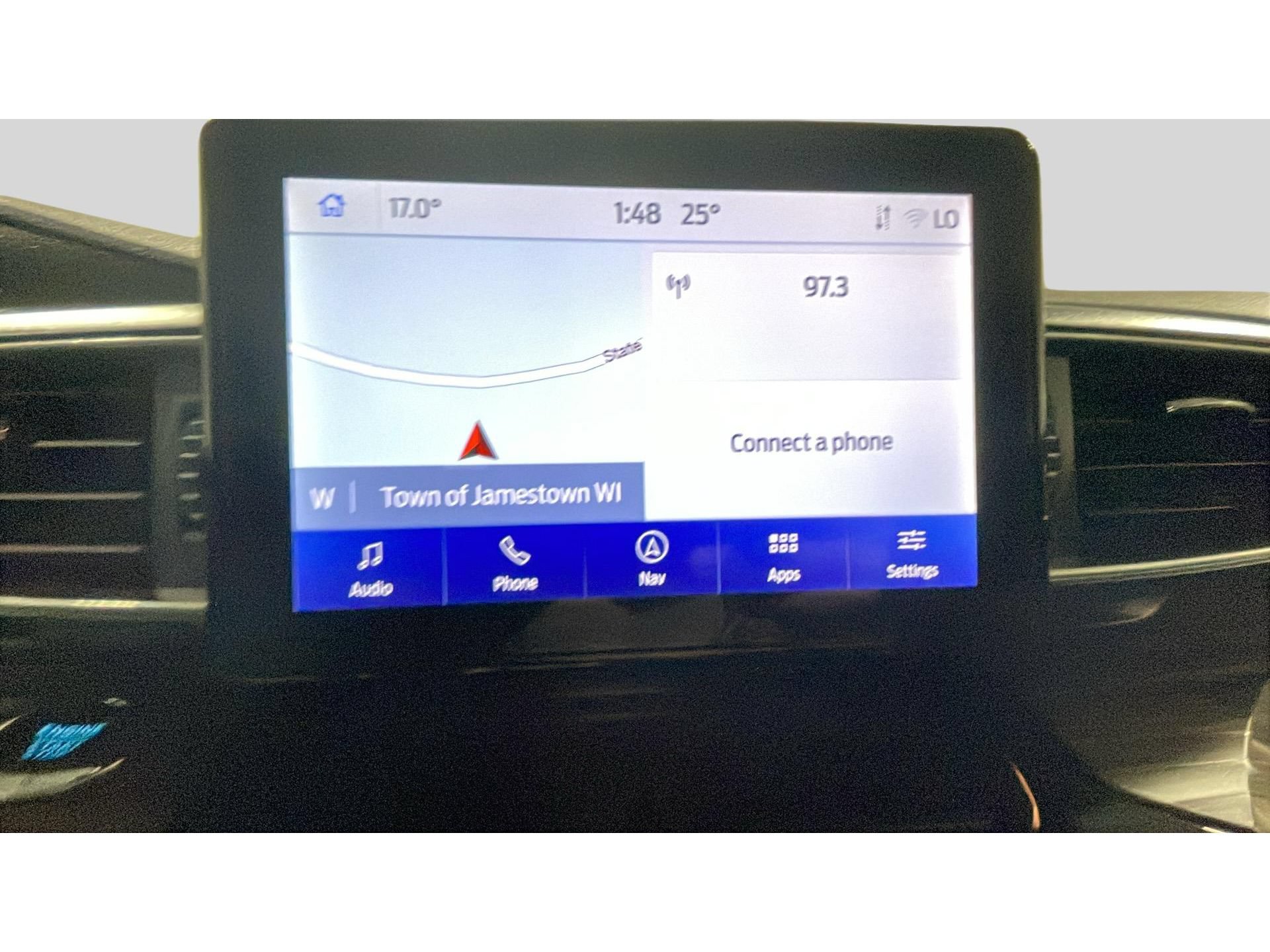 Used 2023 Ford Explorer Limited AWD/4WD image 9