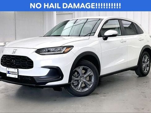 New 2026 Honda HR-V LX image 2
