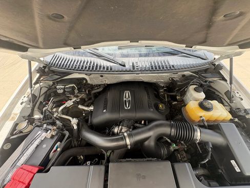 Used 2015 Lincoln Navigator 4WD image 22