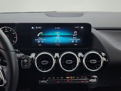 Certified 2022 Mercedes-Benz GLA 250 image 13