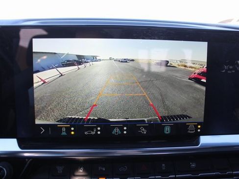 Used 2025 Chevrolet Silverado 2500 High Country w/ Technology Package image 32