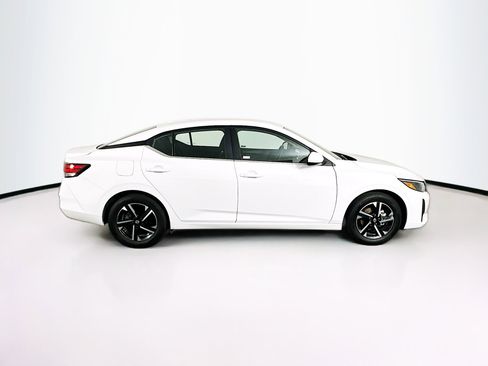 Used 2025 Nissan Sentra SV FWD image 10