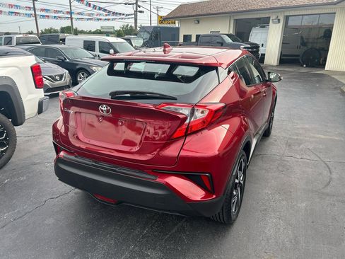 Used 2018 Toyota C-HR XLE FWD image 5