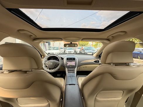 Used 2013 Lincoln MKZ FWD image 42