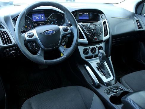 Used 2013 Ford Focus SE w/ SE Winter Pkg image 13