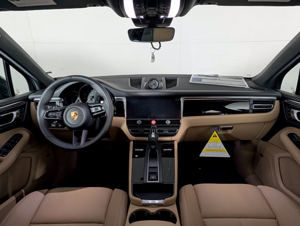 Certified 2026 Porsche Macan AWD/4WD image 20