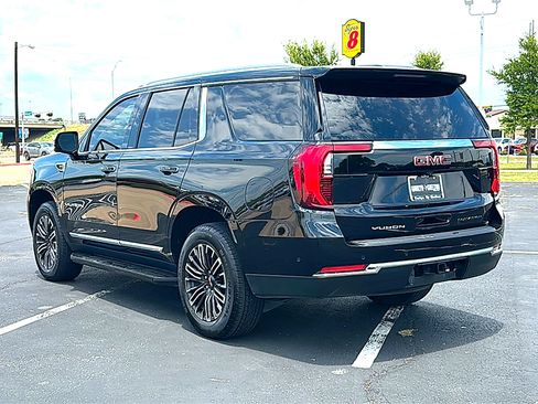Used 2025 GMC Yukon Elevation AWD/4WD image 6