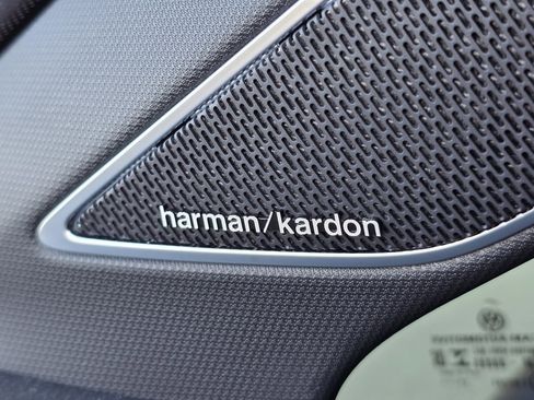 Used 2022 Volkswagen GTI SE image 19