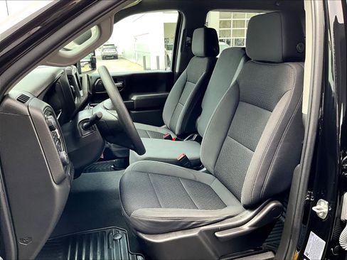 Used 2023 Chevrolet Silverado 2500 Custom w/ Custom Value Package image 10