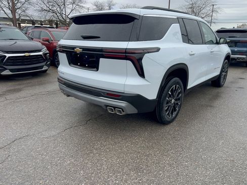 New 2026 Chevrolet Traverse LT w/ Sun and Wheel Package image 8