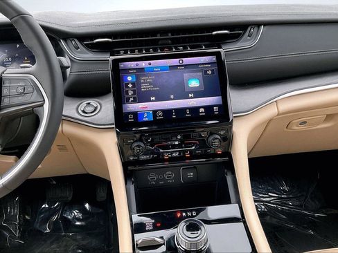 Used 2023 Jeep Grand Cherokee Limited w/ Trailer Tow Prep Group (B) image 7