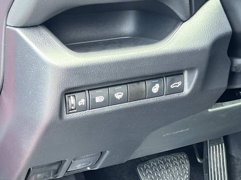 Used 2022 Toyota RAV4 XLE Premium FWD image 21