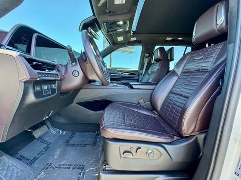 Used 2022 Cadillac Escalade Sport Platinum w/ Heavy-Duty Trailer Package image 23