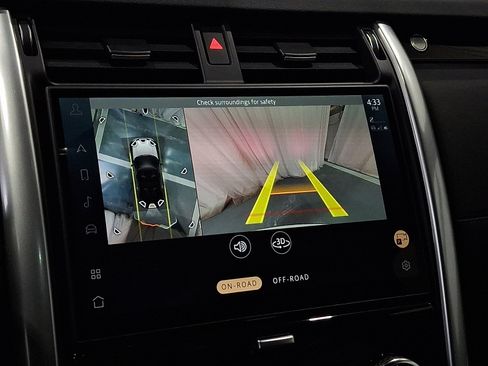 Certified 2025 Land Rover Discovery S image 19