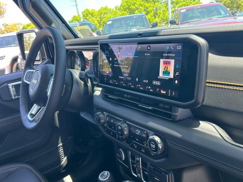 New 2025 Jeep Wrangler Sahara image 20