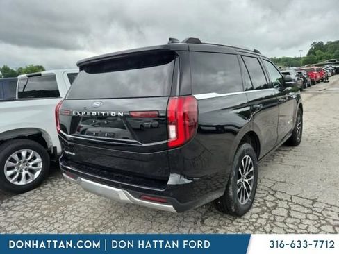 Used 2025 Ford Expedition Platinum AWD/4WD image 6