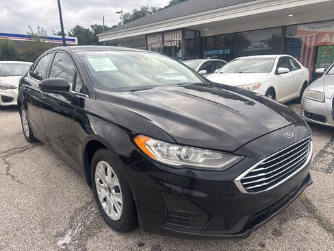 Used 2019 Ford Fusion S FWD image 10