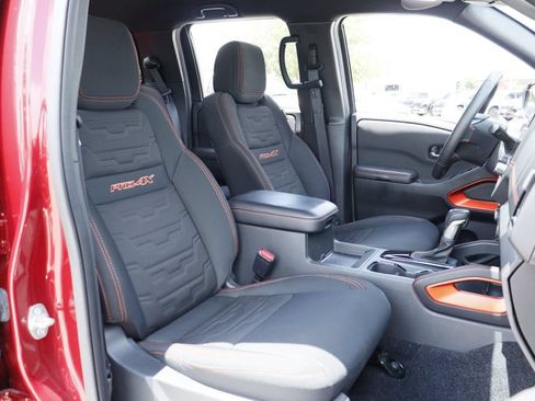 Used 2025 Nissan Frontier PRO-4X AWD/4WD image 22