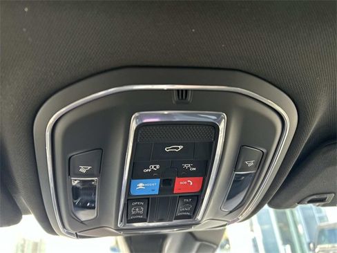 New 2025 Jeep Grand Cherokee Laredo image 12