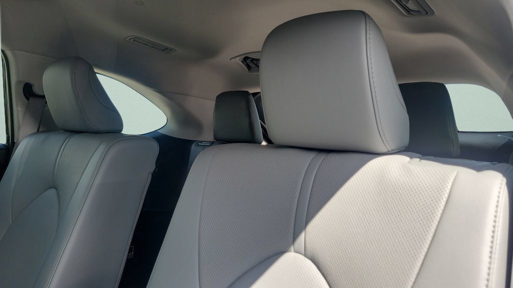 Certified 2026 Toyota Highlander Limited AWD/4WD image 10