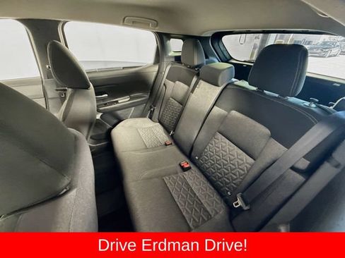 Used 2025 Nissan Kicks SV AWD/4WD image 8
