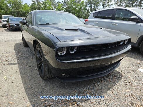 Used 2018 Dodge Challenger R/T Plus image 3