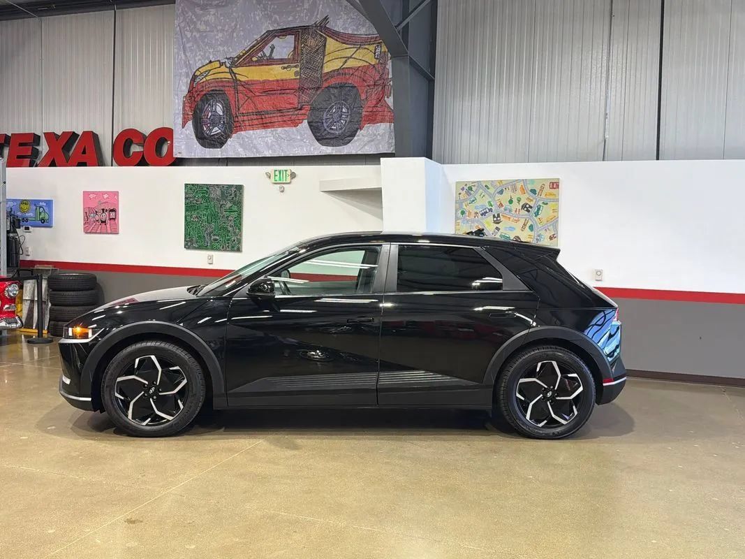 Used 2024 Hyundai Ioniq 5 SE AWD/4WD image 90