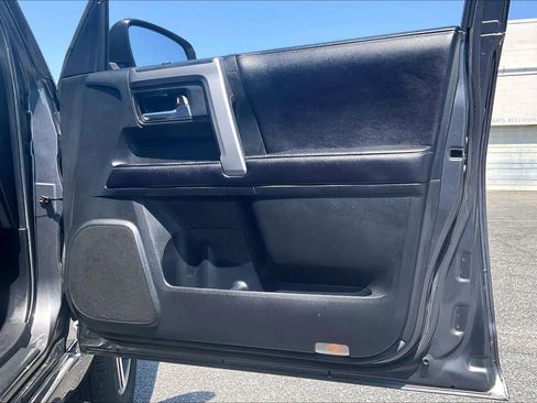 Used 2016 Toyota 4Runner Limited image 24