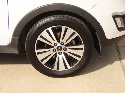 Used 2015 Kia Sportage EX image 9