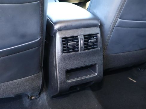 Used 2024 Mitsubishi Outlander SE image 12