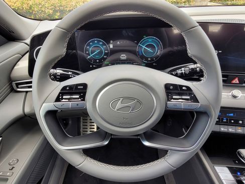 New 2025 Hyundai Elantra SEL image 21